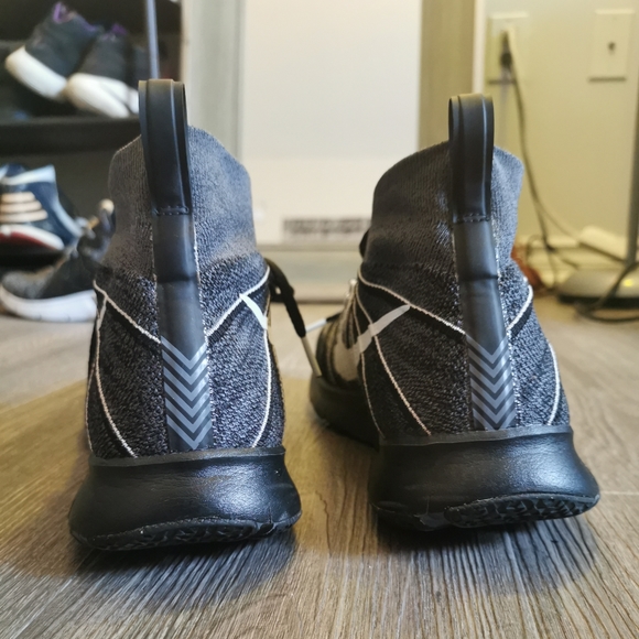 Nike Rare Flyknit Trainers - Picture 4 of 6